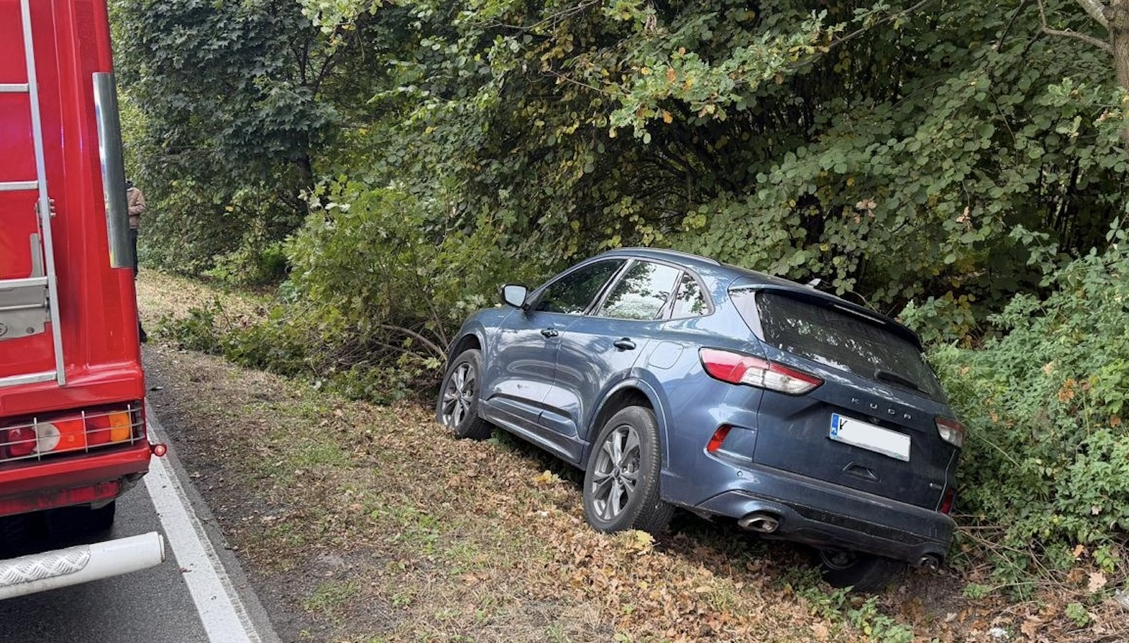 Grojec: kierowca zasłabł po oddaniu krwi i wjechał do rowu. Ile odpoczywać po donacji?