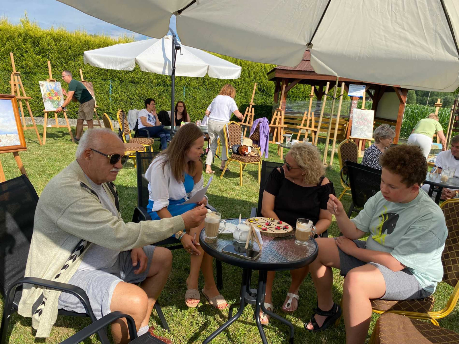 Kawiarenka kulturalna jak magnes – cały czas przyciąga – FILM, FOTO