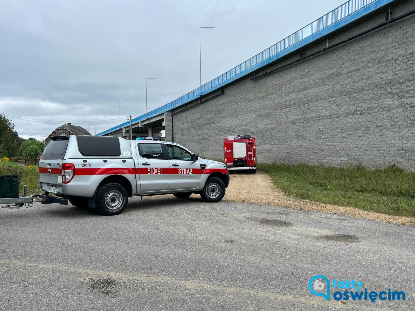 Mężczyzna, który uciekł z karetki jest w ciężkim stanie