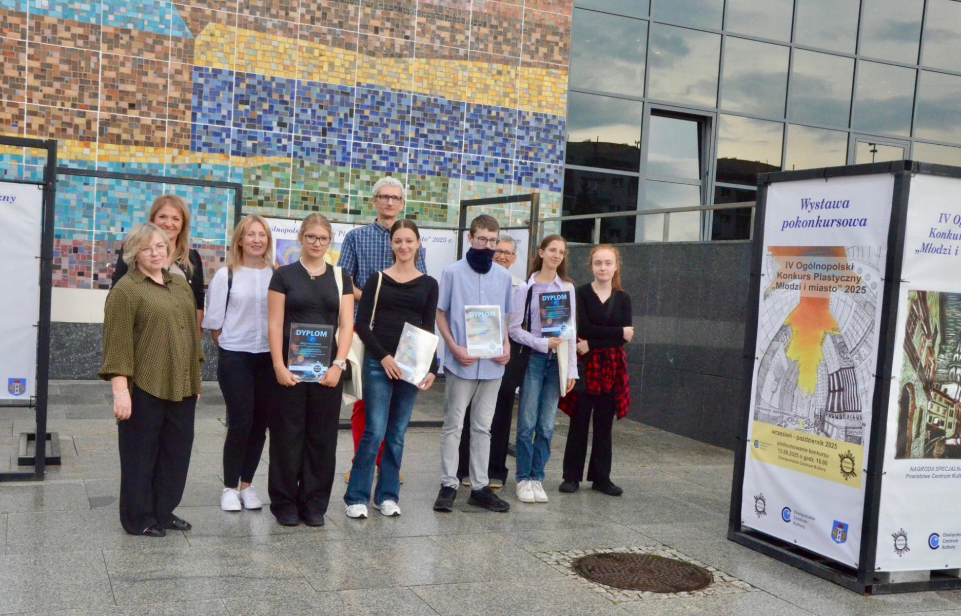 „Młodzi i miasto”. Tę wystawę plenerową warto odwiedzić – FOTO