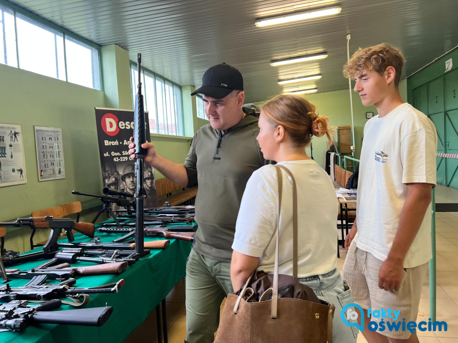 Wystawa broni kolekcjonerskiej przyciągnęła tłumy – FILM, FOTO