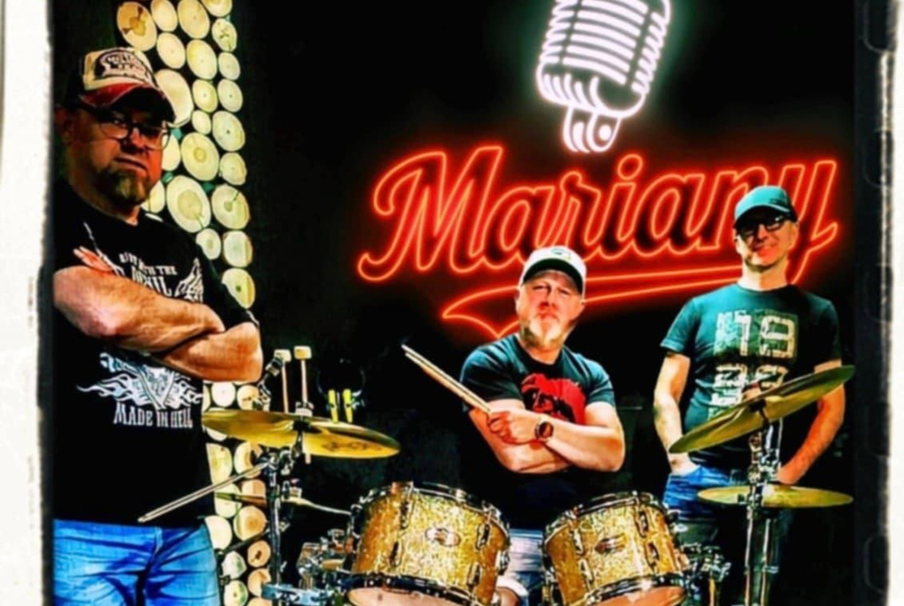 Taneczny piątek w Zaborzance. Na scenie zespół Mariany