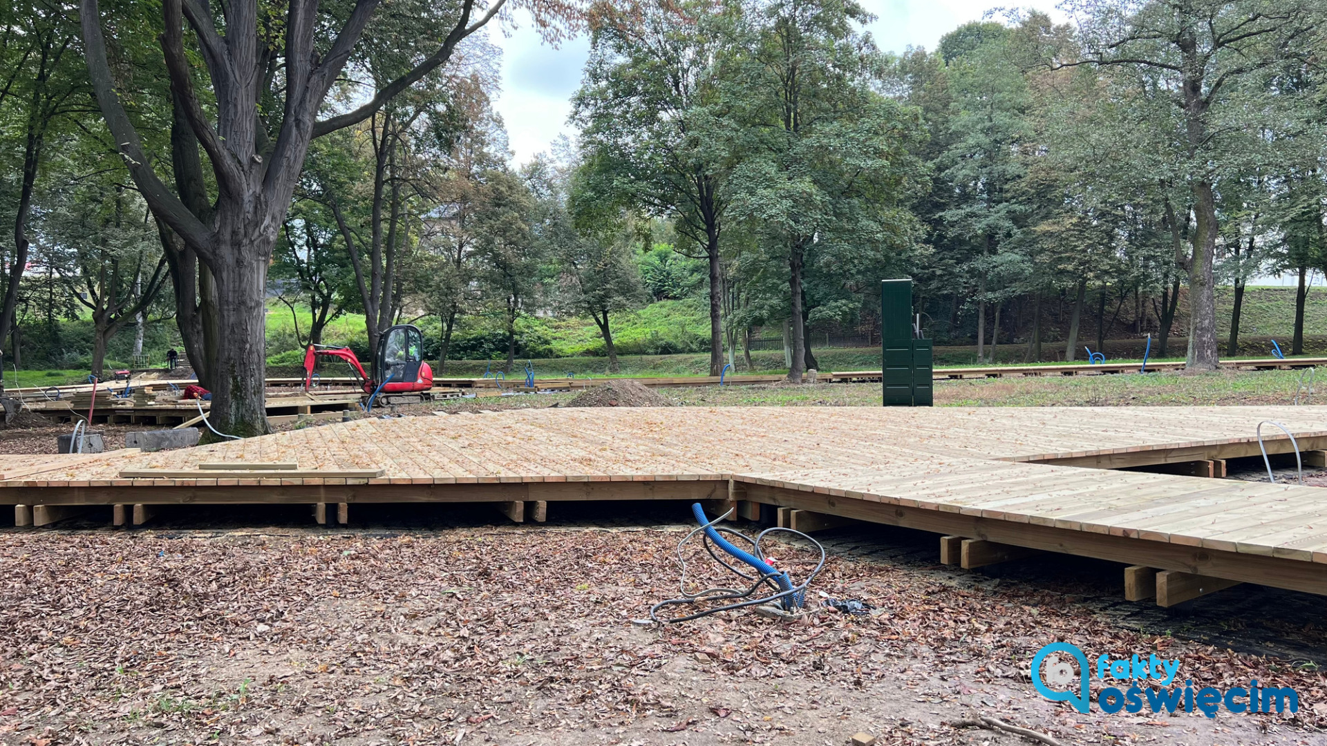 Nad Sołą powstają drewniane kładki i plac wodny – FILM, FOTO