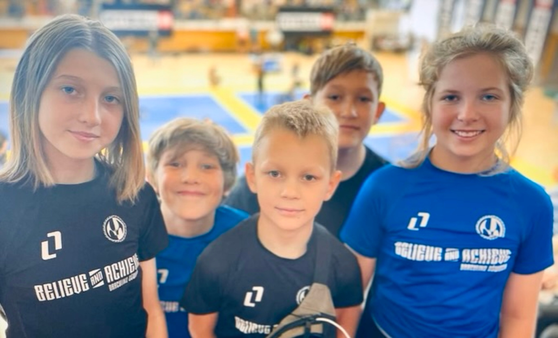 Sześć krążków grapplerów z Draculino