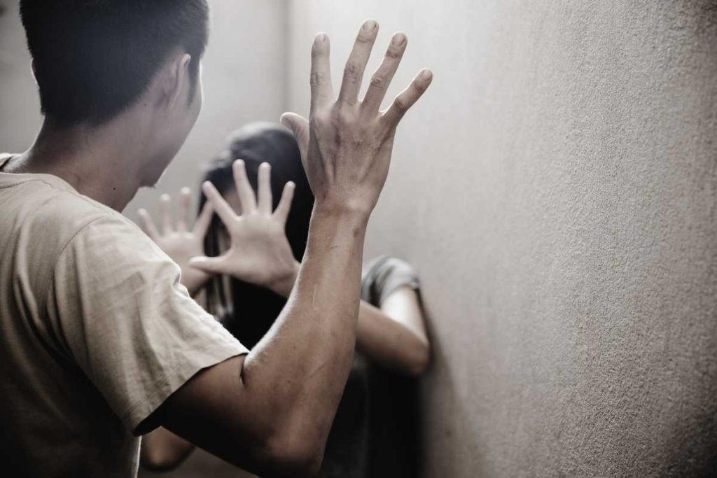 Nakaz opuszczenia mieszkania dla agresora z Brzeszcz