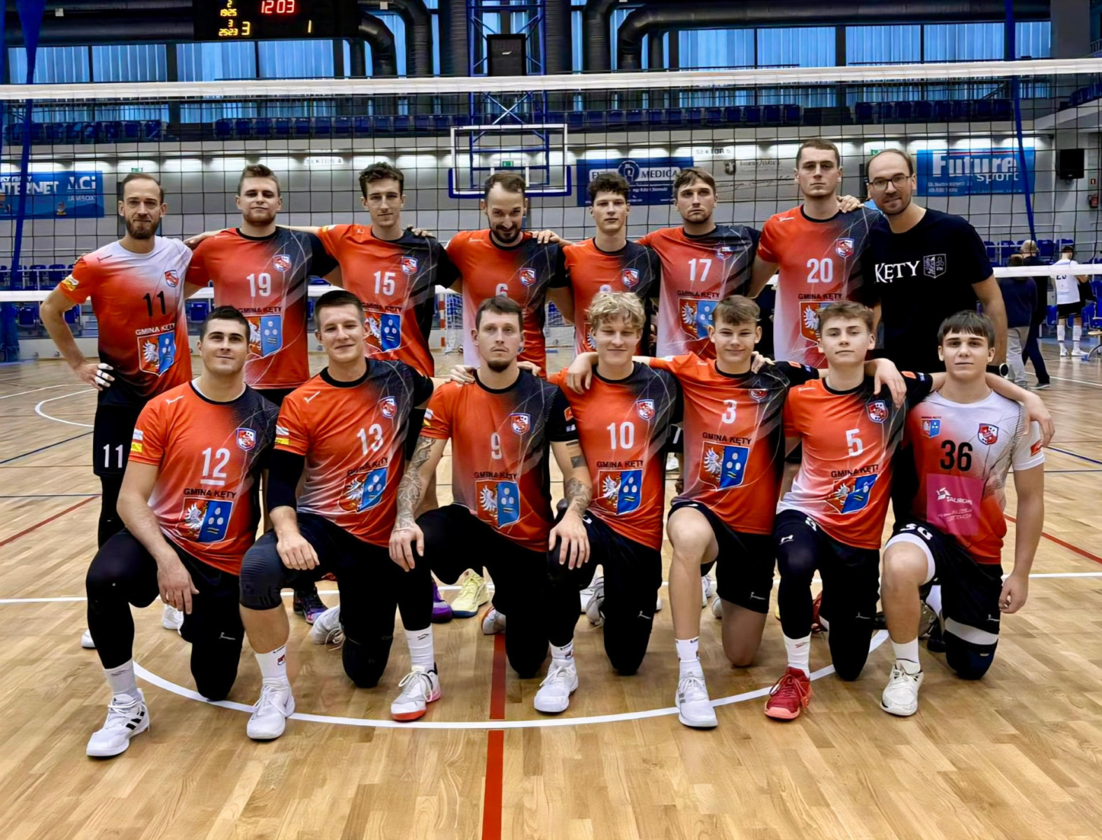 Kadrowa rewolucja w siatkarskich drużynach z Kęt – FOTO