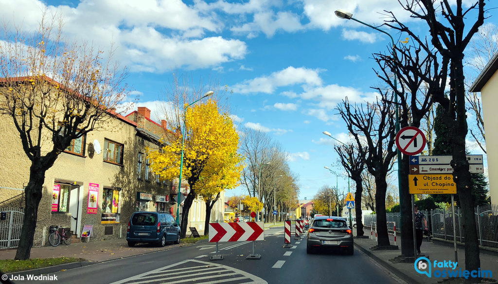 Jak dojechać i zaparkować w Oświęcimiu we Wszystkich Świętych?