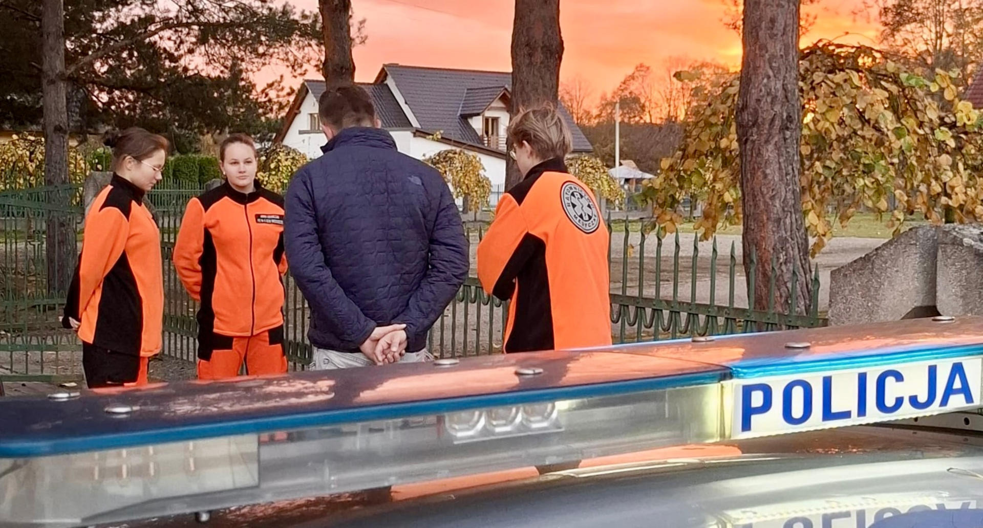 Policja i młodzież z Szóstki przypomnieli kierowcom o bezpieczeństwie