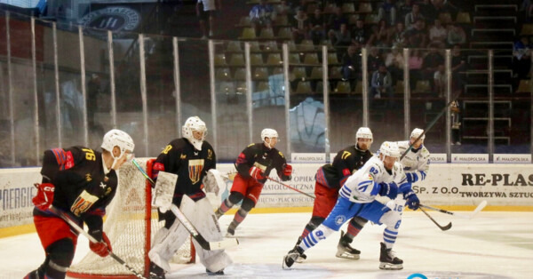 Beniaminek na biało-niebieskiej drodze