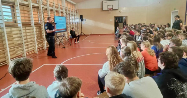 Straż miejska o zagrożeniach online - FOTO