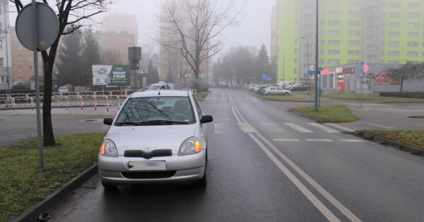 82-letni pieszy z urazem głowy trafił do szpitala