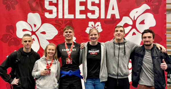 Podwójne złoto wojowników Factory - FOTO