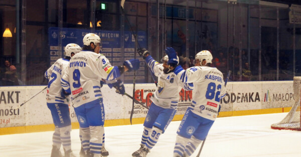 Nuda. Na dwóch przeciwległych biegunach