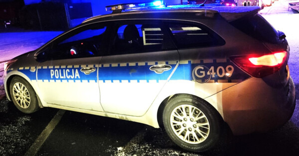 Sąsiadka usłyszała wołanie o pomoc. Siłowe wejście do mieszkania