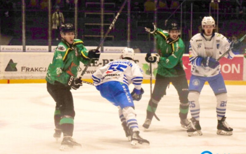 Hokejowy weekend na pół gwizdka