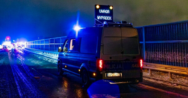 Dwa rozbite volkswageny i apel: noga z gazu