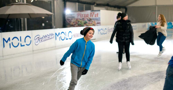 Zimowa frajda dla całych rodzin, czyli ślizgawki w Osieku