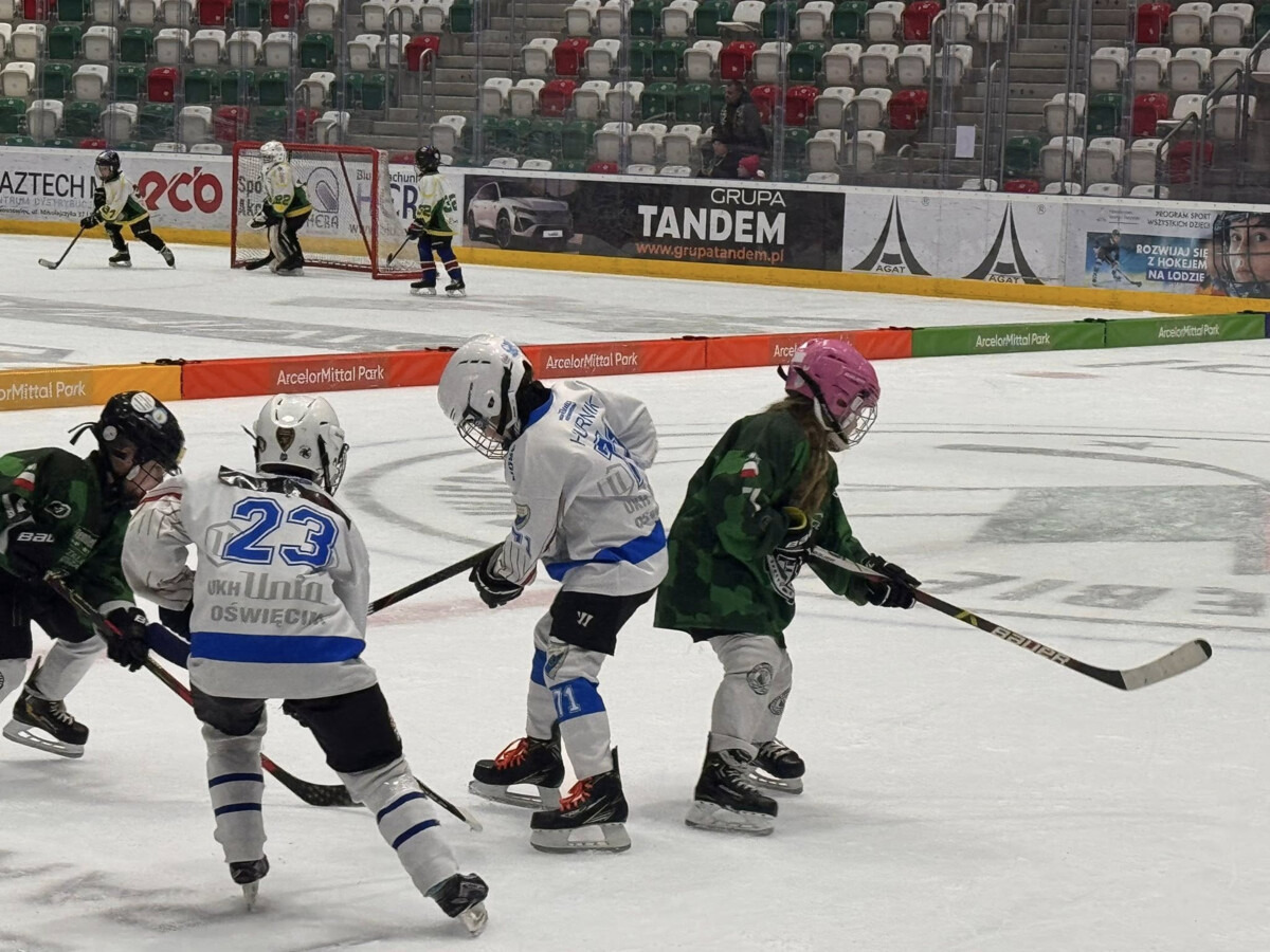 Wspomóż młodych hokeistów - FILM