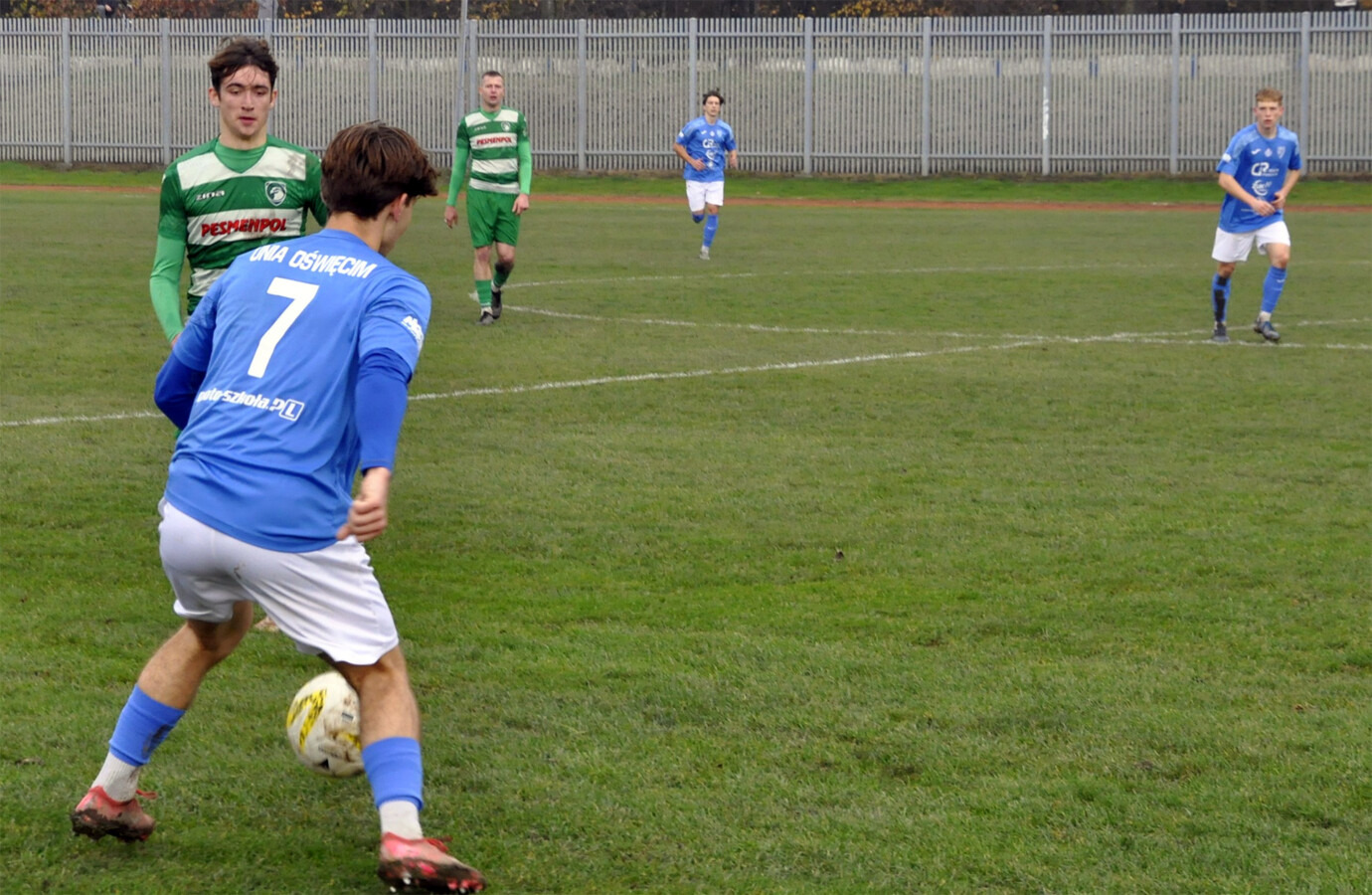 Na zero z tyłu. Zwycięskie sparingi biało-niebieskich