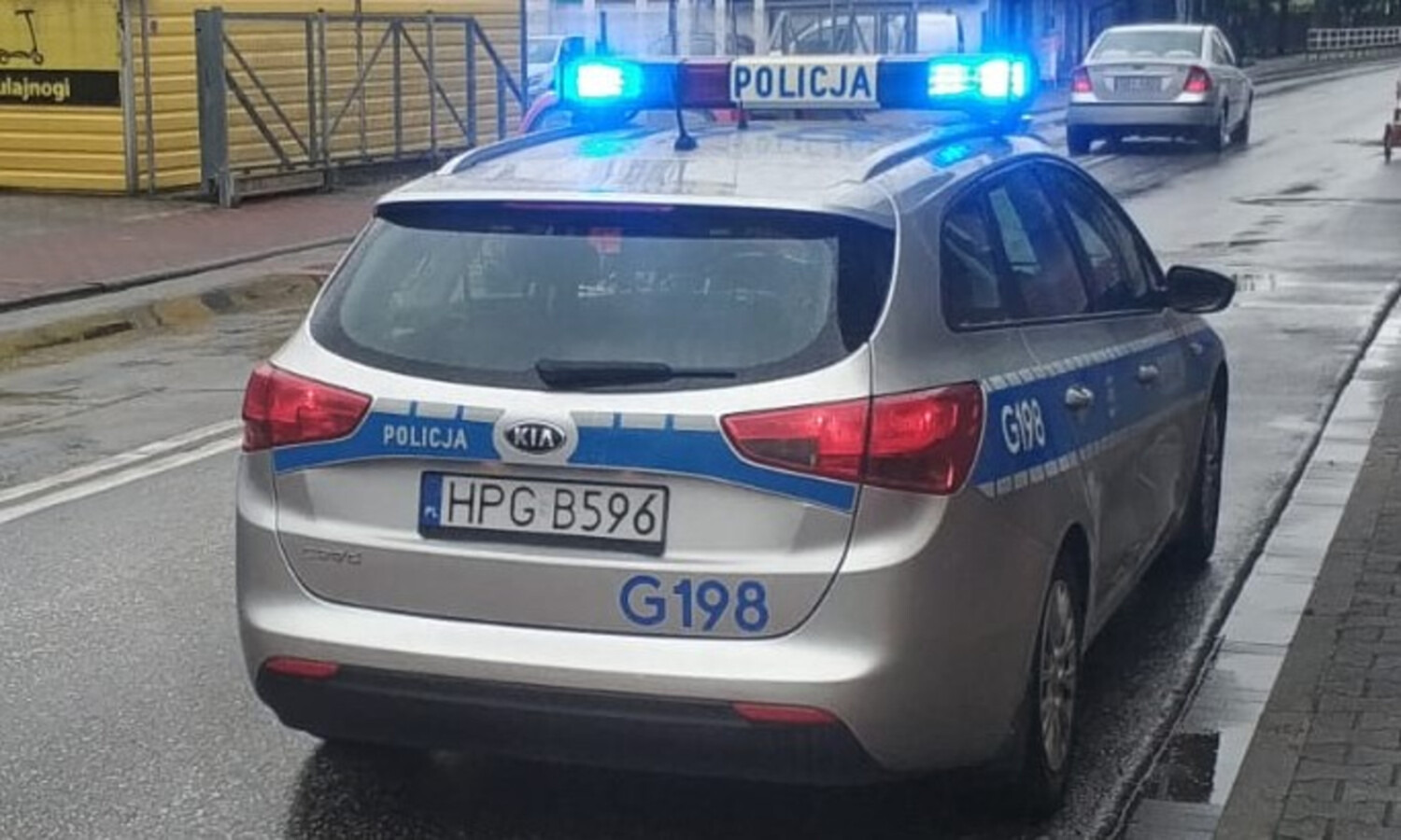 Jeden pił piwo za kierownicą, drugi miał 1,4 promila