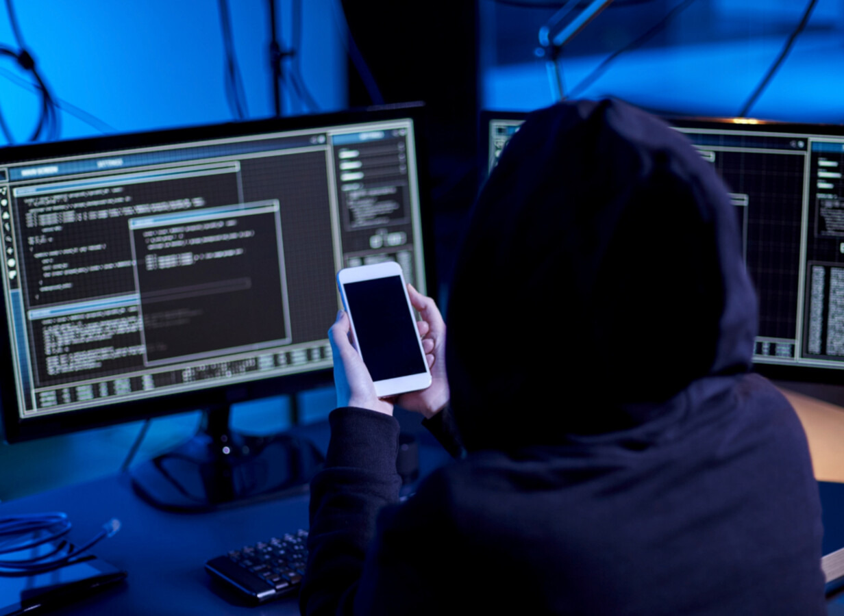 Posłuchała oszusta. Straciła prawie sto tysięcy