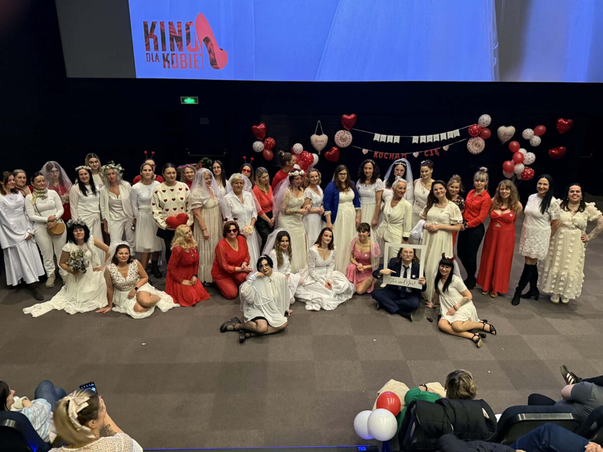 Suknie ślubne, śmiech i taniec. Kino dla Kobiet w Oświęcimiu - FOTO