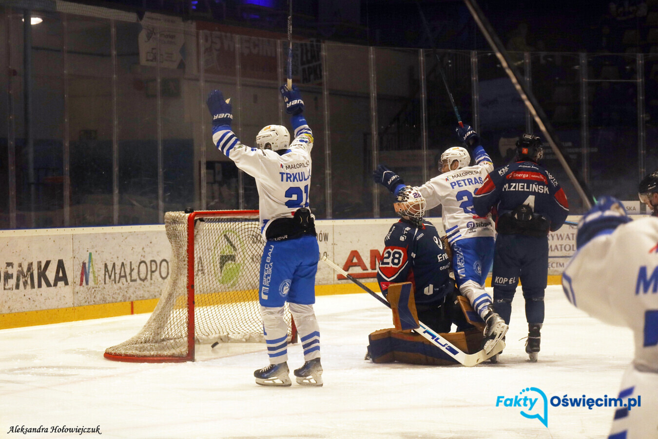 Zaczynamy. Bilety nieznacznie w górę