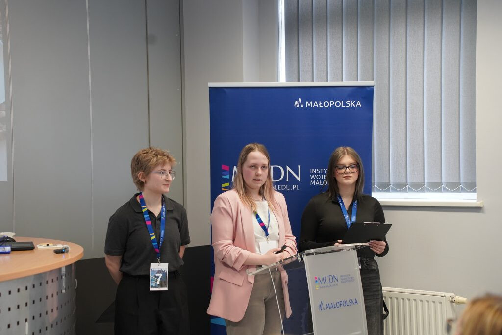 Uczniowie Ekonomika wyróżnieni za biznesowy pomysł - FOTO