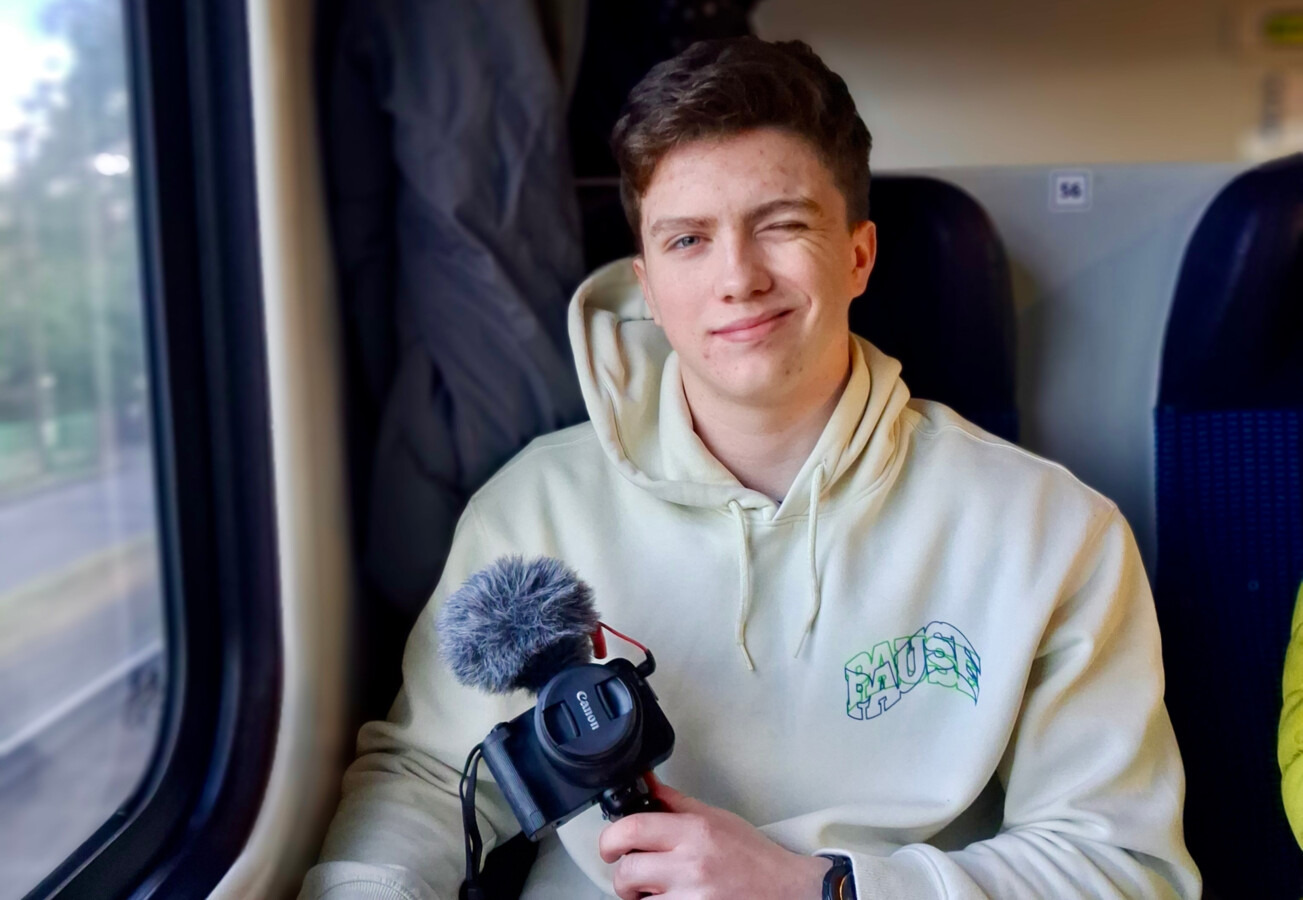 Szymon pokazuje, jak pracuje się na formę. Trafił do TVN - FILMY, FOTO