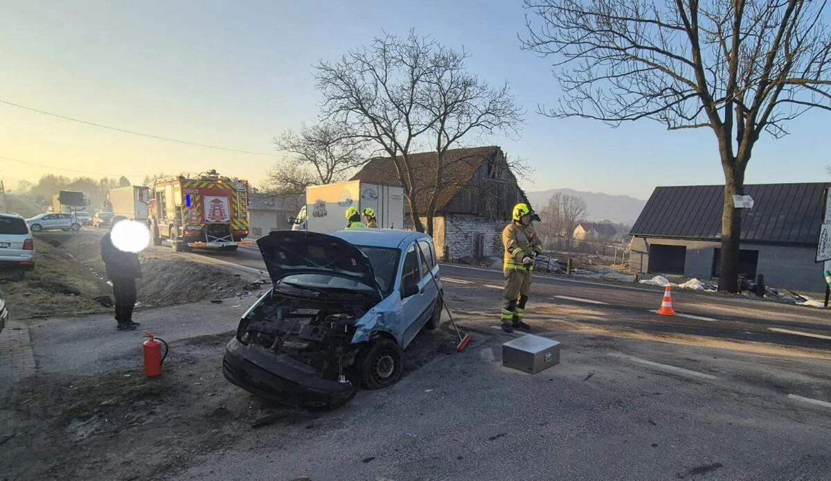 Zderzenie na DK 52 w Bulowicach. Są utrudnienia - FOTO