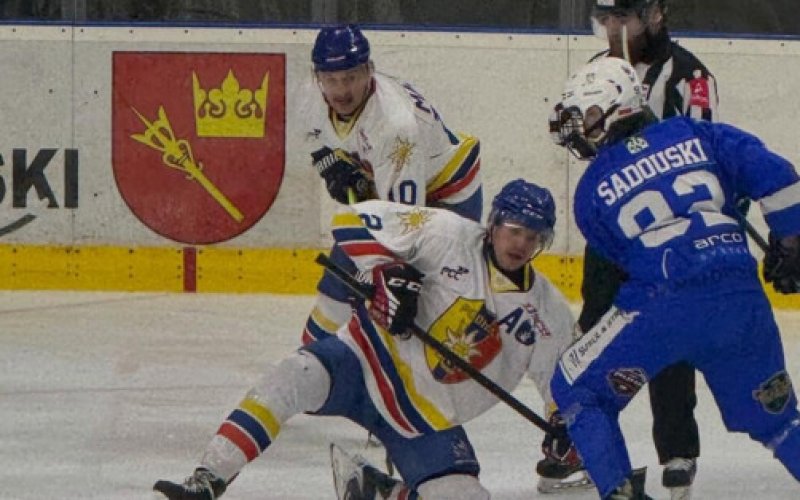 Rewanż na własnym lodzie