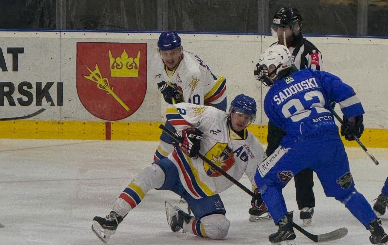 Rewanż na własnym lodzie