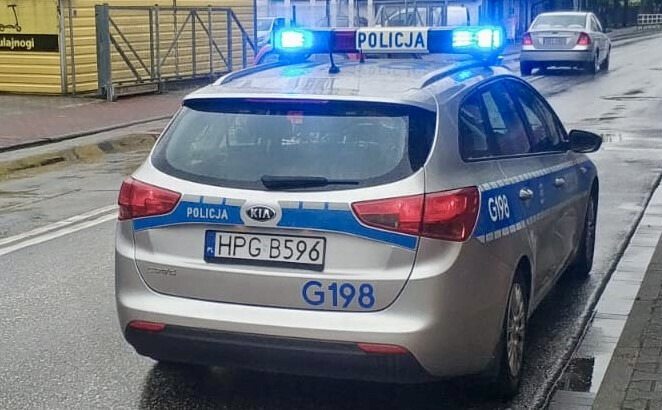 Kabel nad jezdnią, wypadek na hulajnodze w Kętach