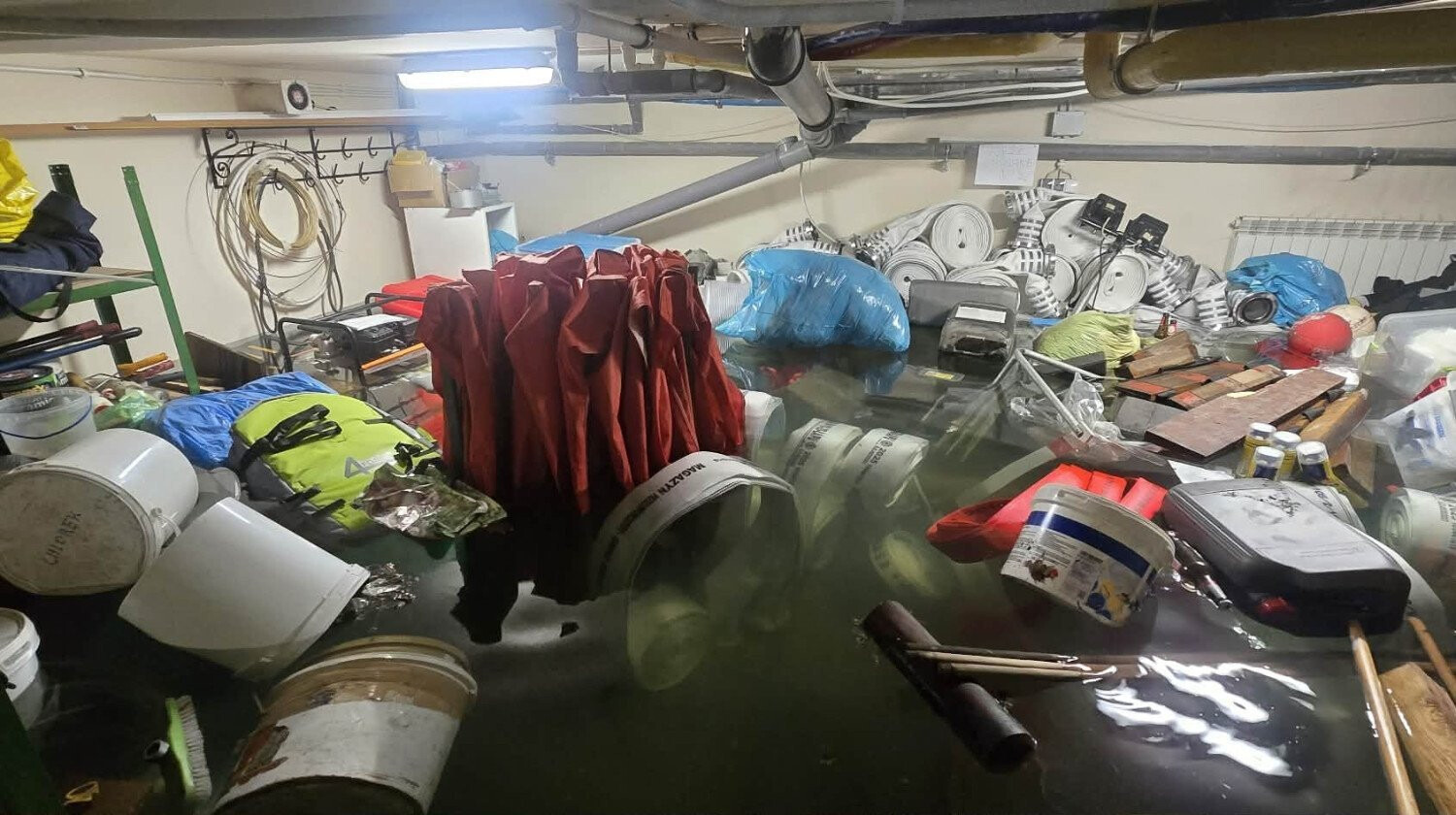 Woda zniszczyła sprzęt strażaków z Brzeszcz. Wesprzyj ich - FOTO