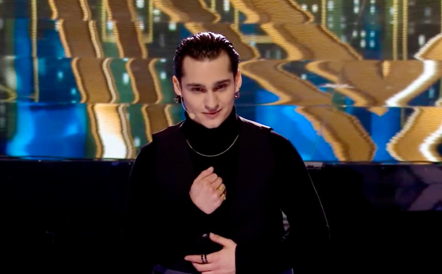 Iluzjonista z Kęt podbił scenę Mam Talent - FILMY