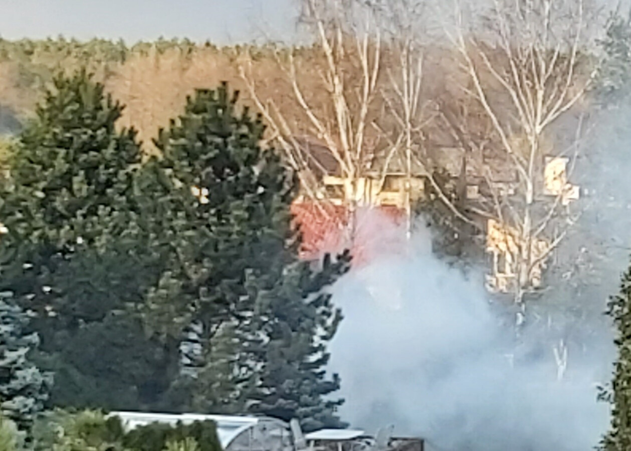 Ognisko w ogrodzie i zadymienie w Brzeszczach