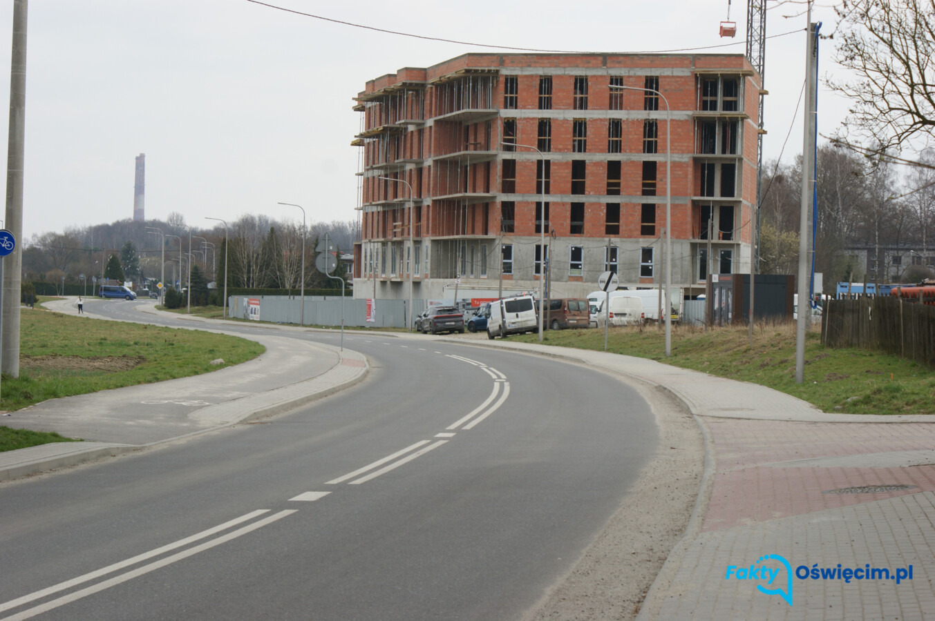 Brak koszy na śmieci na ulicy Krasińskiego w Oświęcimiu wymuszają przepisy