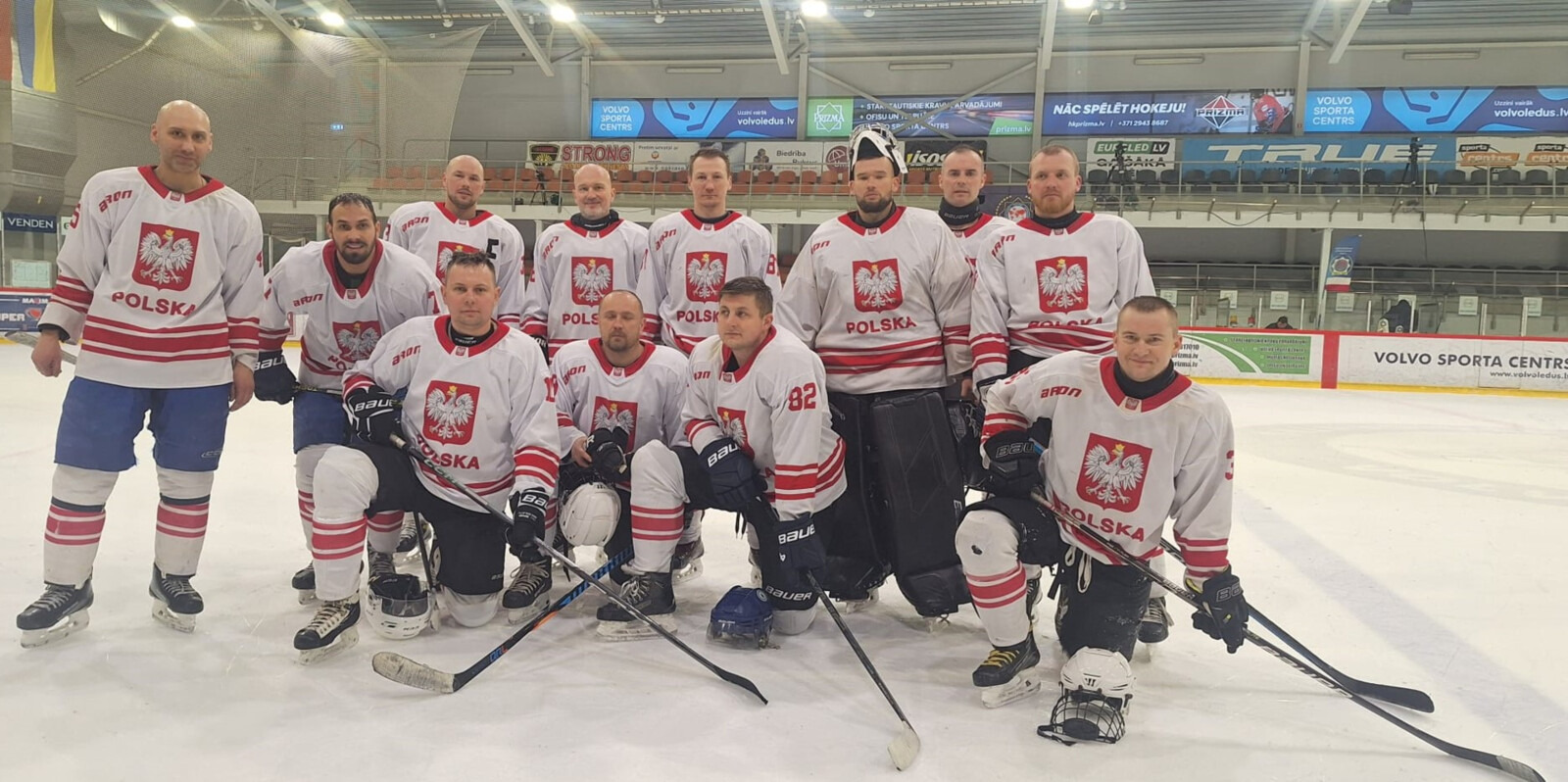 Trzech policjantów z Oświęcimia na lodzie w Rydze - FOTO