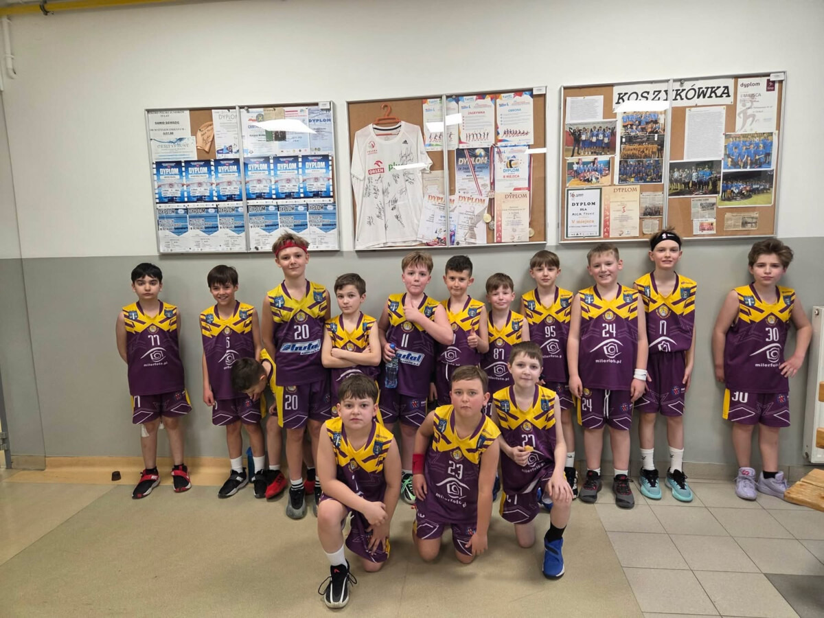 Charakterna pogoń młodych Niedźwiedzi