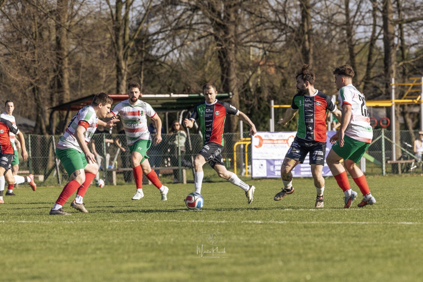 Szlagiery na półmetku. Na szczycie w klasie A i B