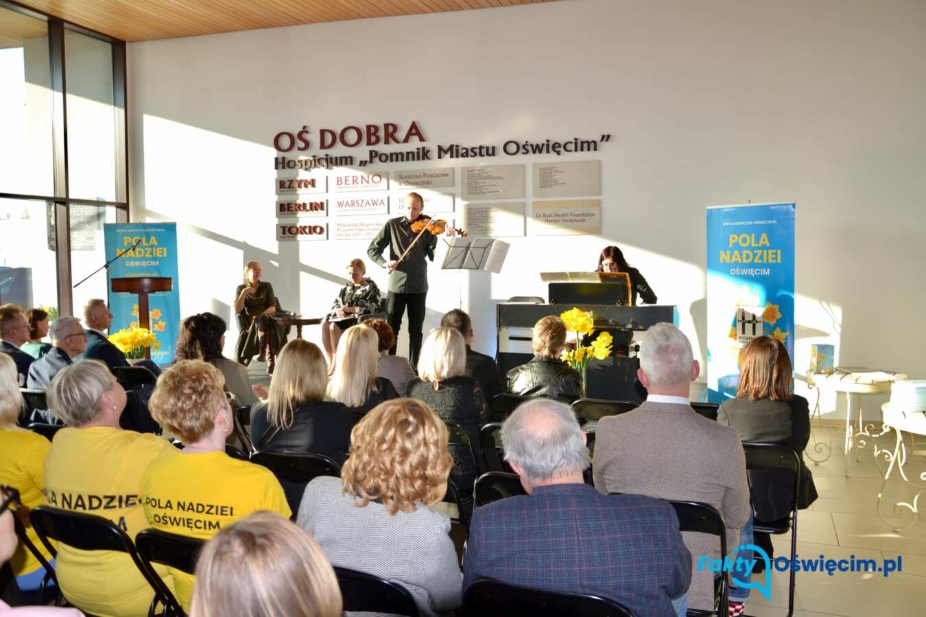 Poezja i muzyka w oświęcimskim hospicjum - FILM, FOTO