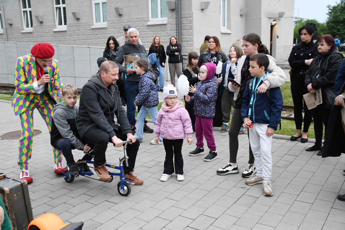 Kataryniarz, pucybut i moda lat 30. w muzeum - FOTO
