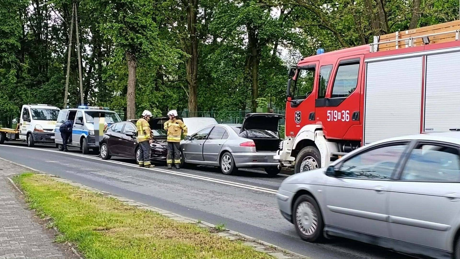 Czołowe zderzenie w Kętach. Są utrudnienia