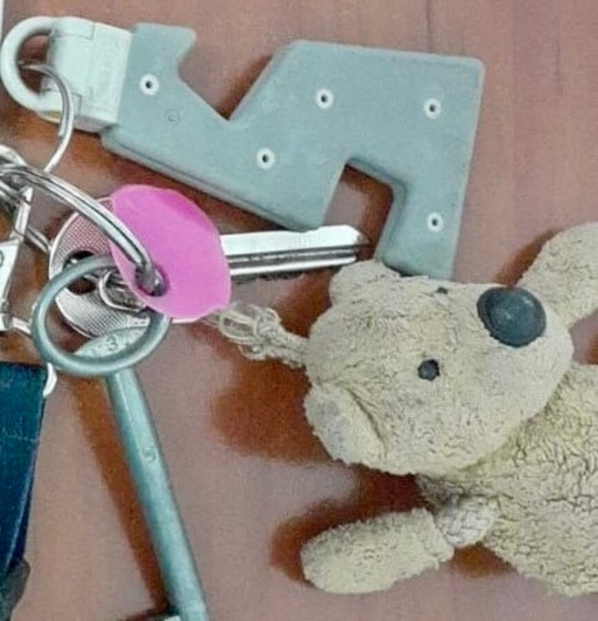 Klucze z misiem czekają w komisariacie