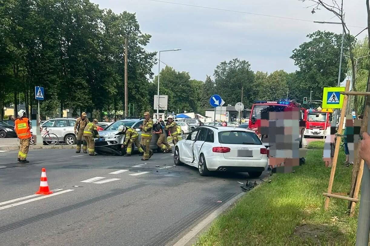Zderzenie dwóch aut w Brzeszczach. Są utrudnienia