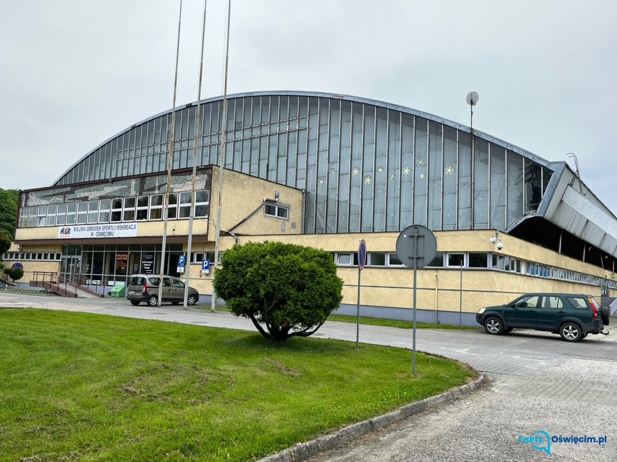 Przedłużają się formalności przetargowe dotyczące lodowiska
