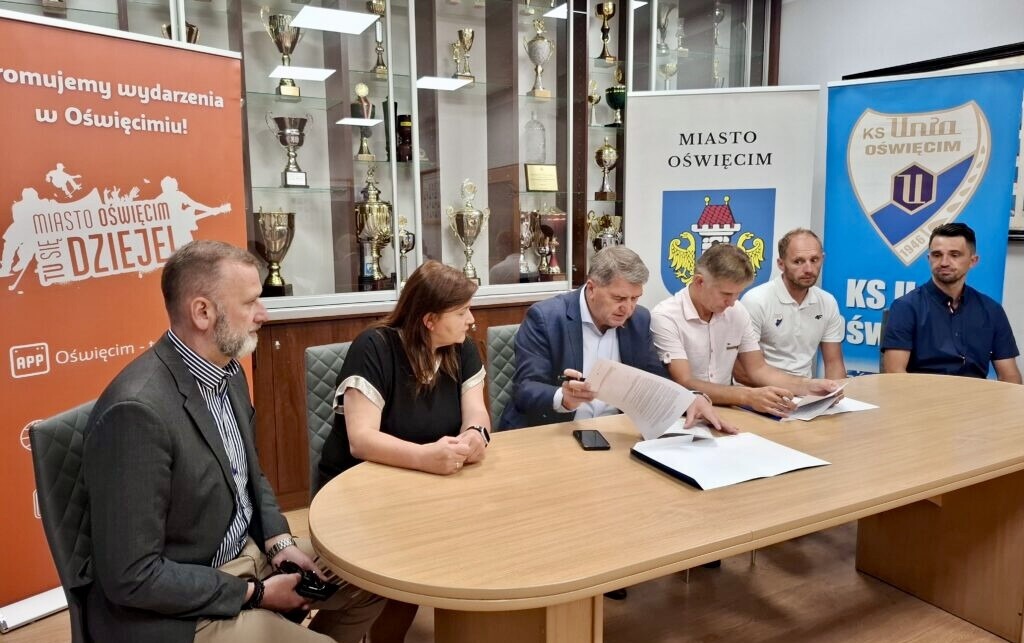 Wsparcie dla juniorskiego hokeja
