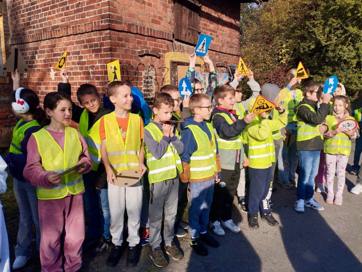 Akcja dzieci w Babicach. Wpadł nietrzeźwy kierowca - FOTO