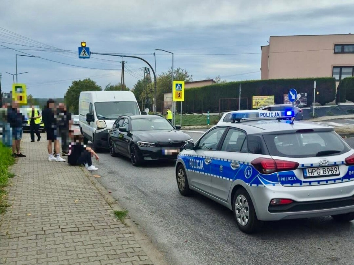 Dwie kolizje na jednej ulicy. Pasażerowie w szpitalu
