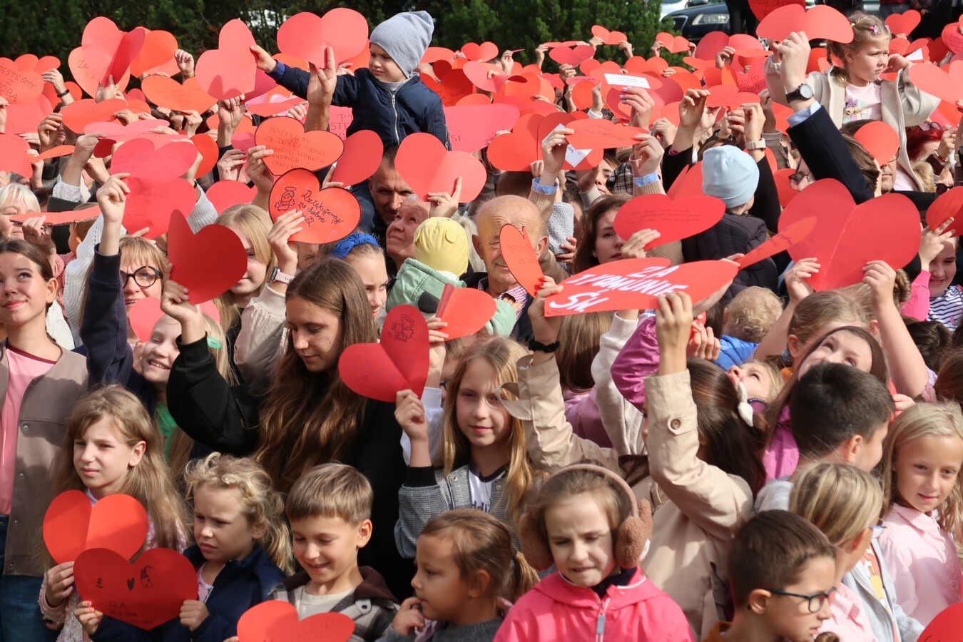 Parafianie z Grojca oddali swoje serca byłemu proboszczowi - FILM, FOTO